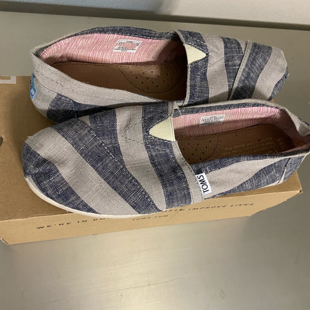 Toms striped shoes